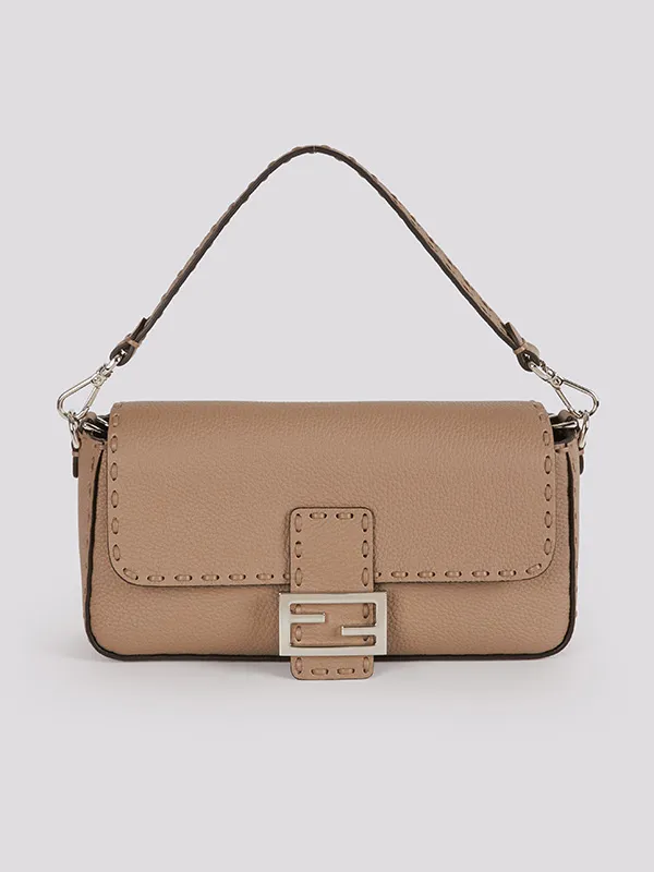 картинка Сумка FENDI  магазин PodiumRed являющийся официальным дистрибьютором в России