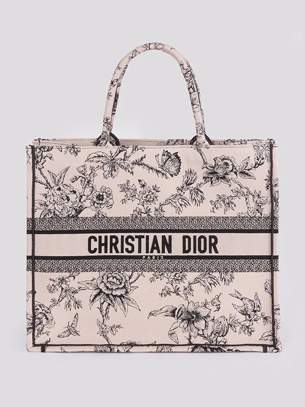 картинка Сумка DIOR магазин PodiumRed являющийся официальным дистрибьютором в России