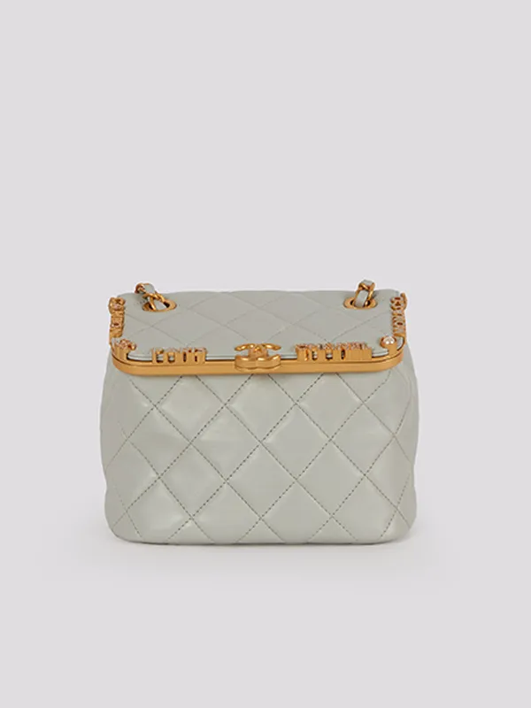 картинка Сумка CHANEL магазин PodiumRed являющийся официальным дистрибьютором в России