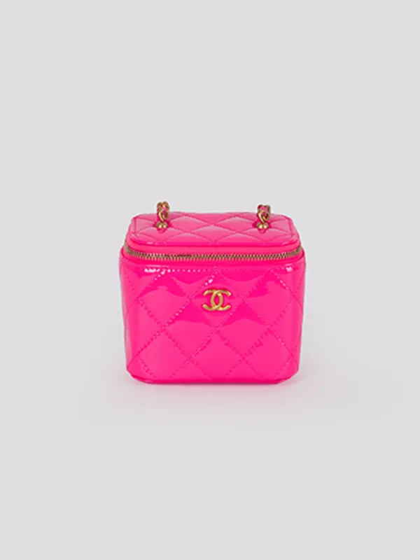 картинка Сумка CHANEL магазин PodiumRed являющийся официальным дистрибьютором в России