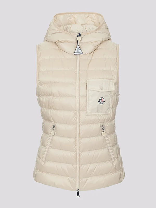 картинка Жилет MONCLER магазин PodiumRed являющийся официальным дистрибьютором в России