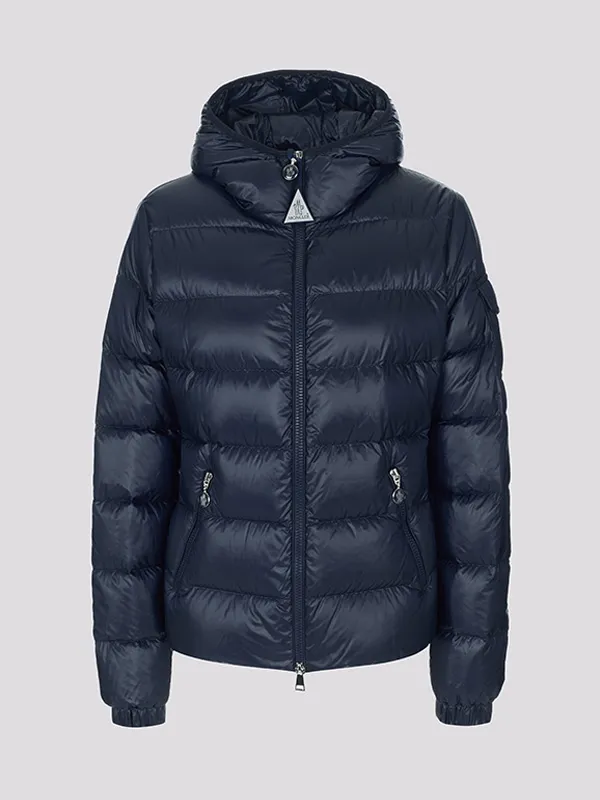 картинка Куртка MONCLER магазин PodiumRed являющийся официальным дистрибьютором в России