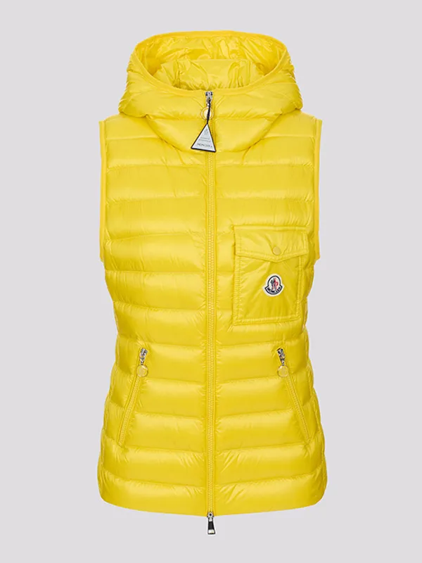 картинка Жилет MONCLER магазин PodiumRed являющийся официальным дистрибьютором в России