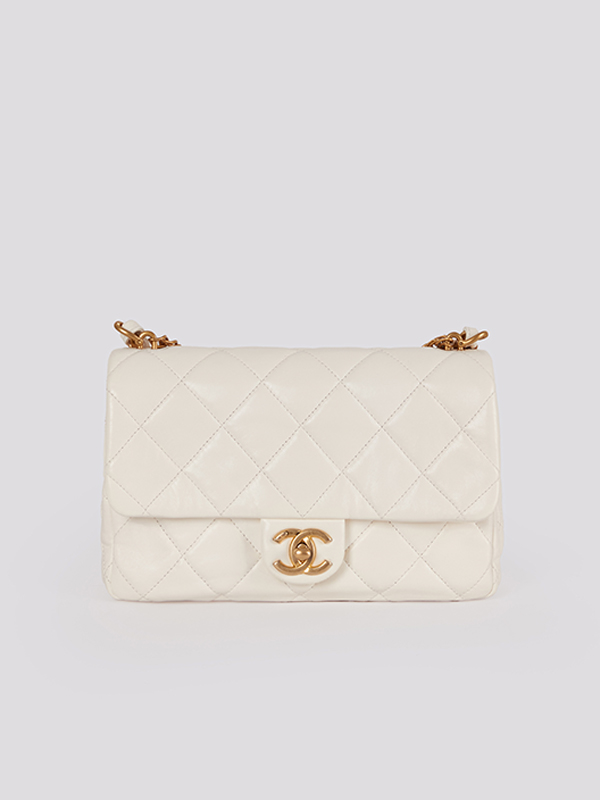 картинка Сумка CHANEL магазин PodiumRed являющийся официальным дистрибьютором в России